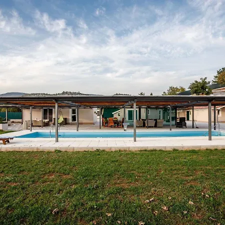Σπίτι διακοπών In Neori With Heated Pool *