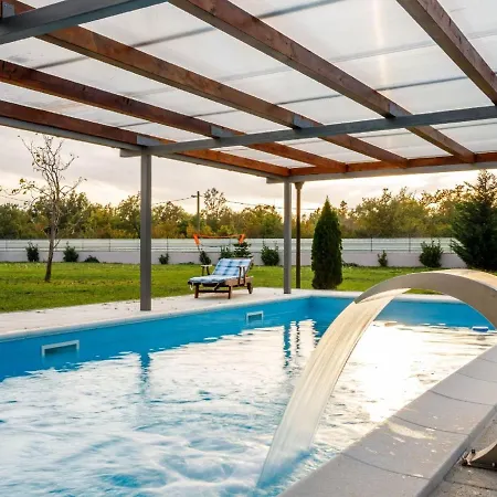 Σπίτι διακοπών In Neori With Heated Pool *