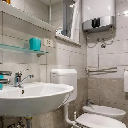Сasa de vacaciones In Neori With Heated Pool